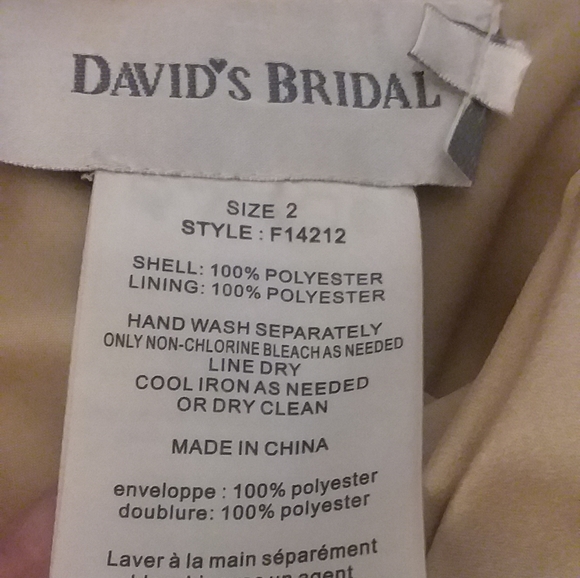 Womans dress - Picture 2 of 4